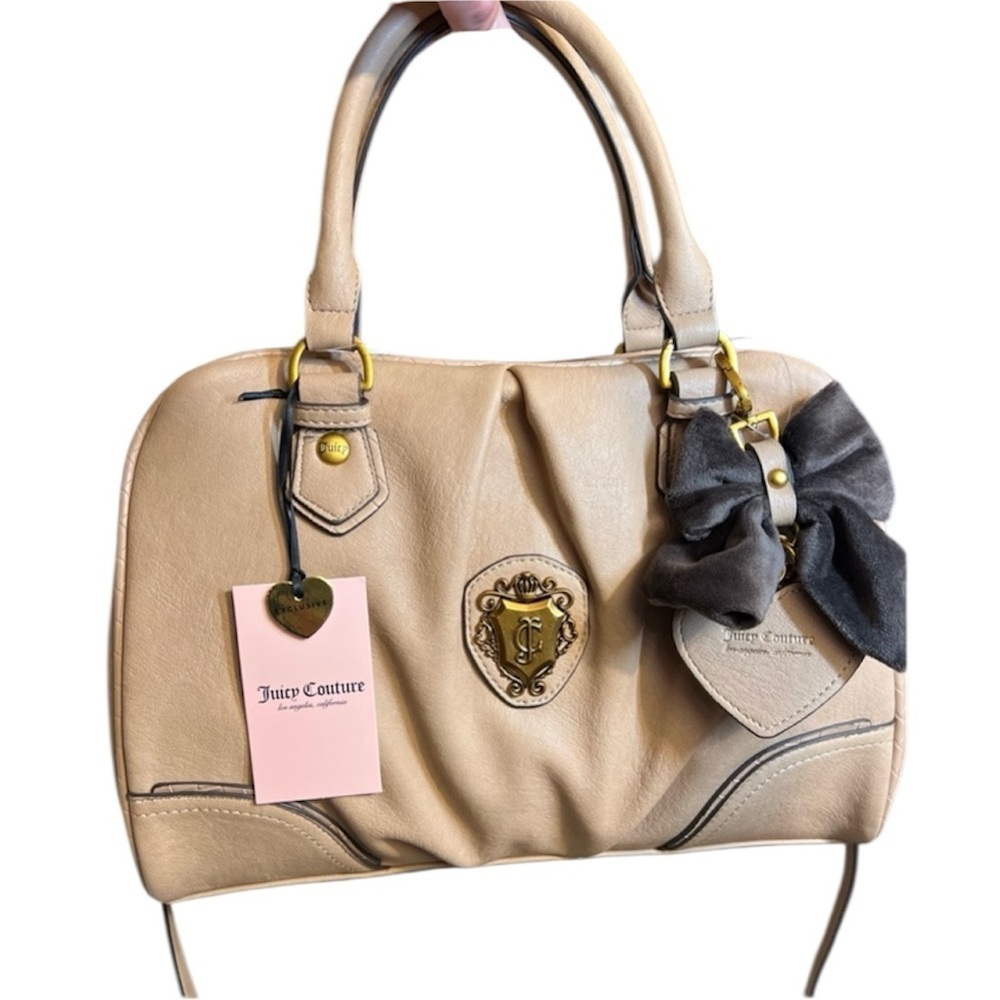 🩷👑NEW RELEASE!! JUICY COUTURE, PECAN COLOR “JUICY ROMANCE SATCHEL” WITH BOW👑🩷NWT